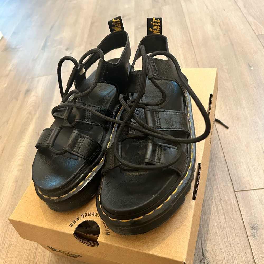 Dr. Marten’s Nartilla sandals women’s size 36/6